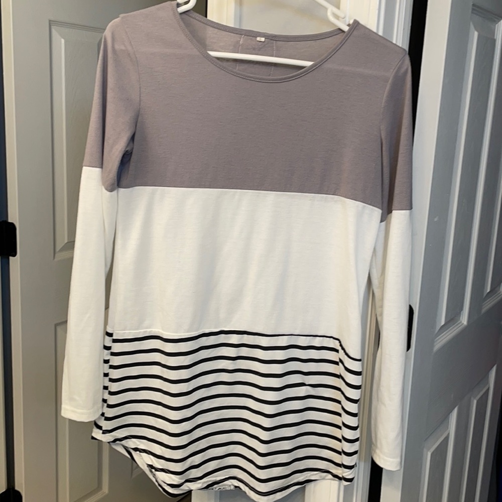 Long sleeve shirt.
